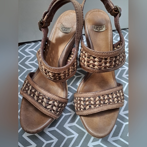 UGG Assia Wedge Platform Sandal Wedge Heels Chocolate Woven 5.5 - Picture 3 of 14
